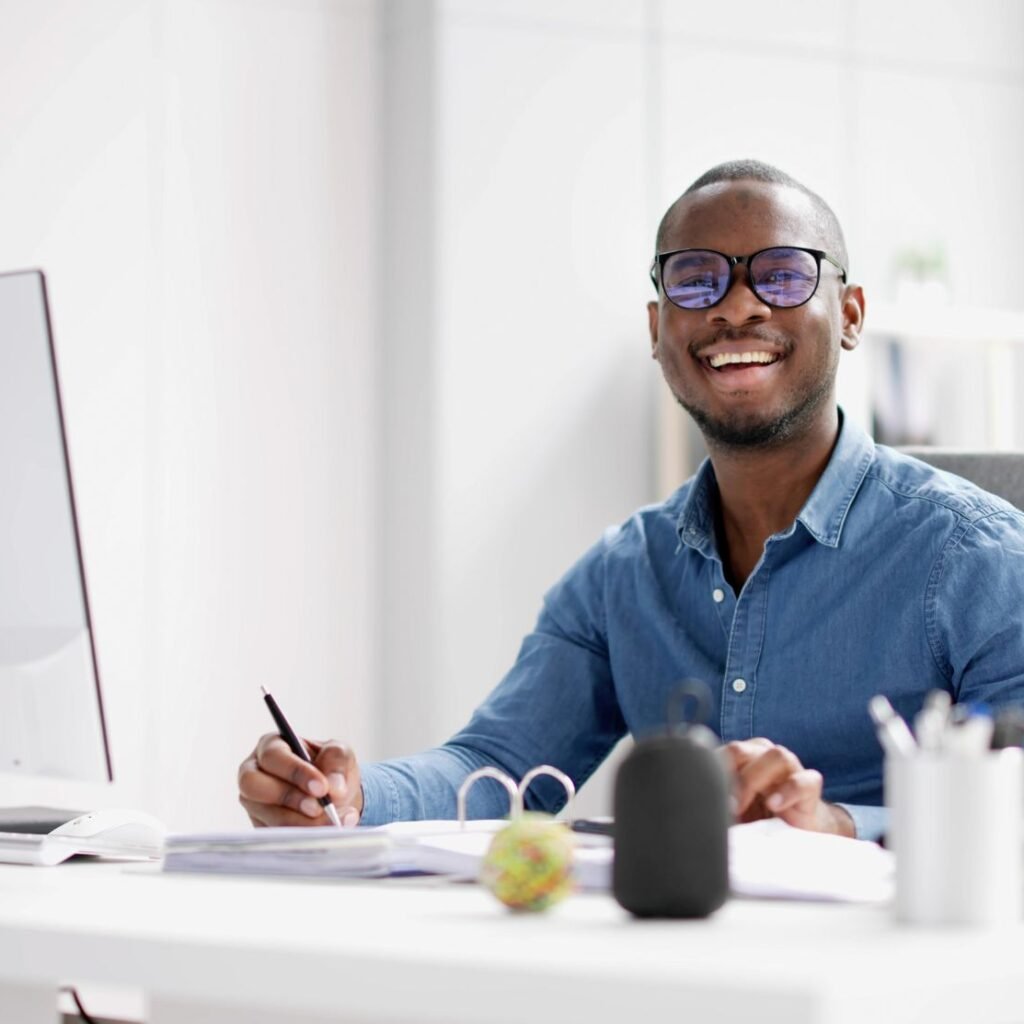 Yellow-and-Black-Simple-Professional-LinkedIn-Profile-Picture-1667-x-1113-px-3